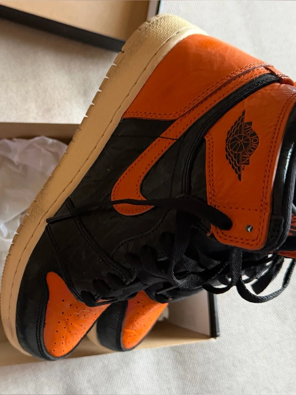 Nike Air Jordan 1 High OG - Black & Orange